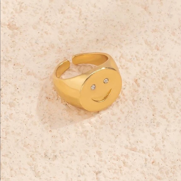 Jewelry - n e w |  smiley ring⭐️